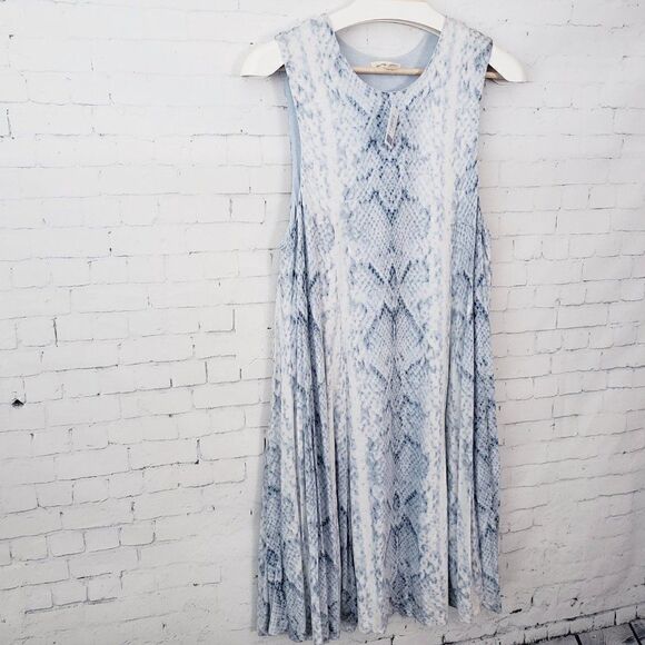 Urban Outfitters Silence Noise Blue Snake Print Dress Size L Swing Stretch NEW - Picture 3 of 10